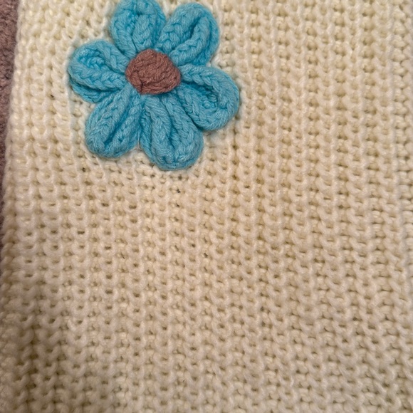 POL oversized chunky knit cream floral V-neck sweater colorful 3D crochet flower - Picture 12 of 13